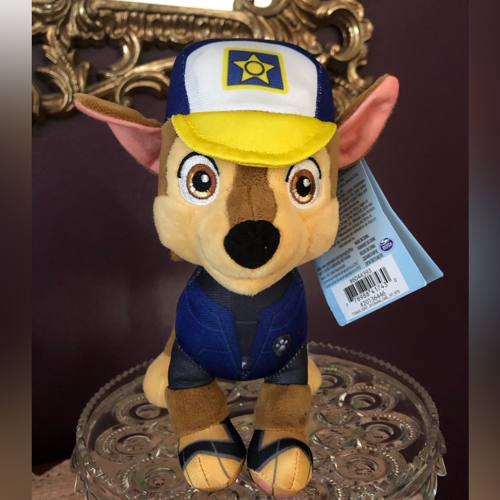 Paw Patrol Big Truck 8 inch stuffed toy Chase